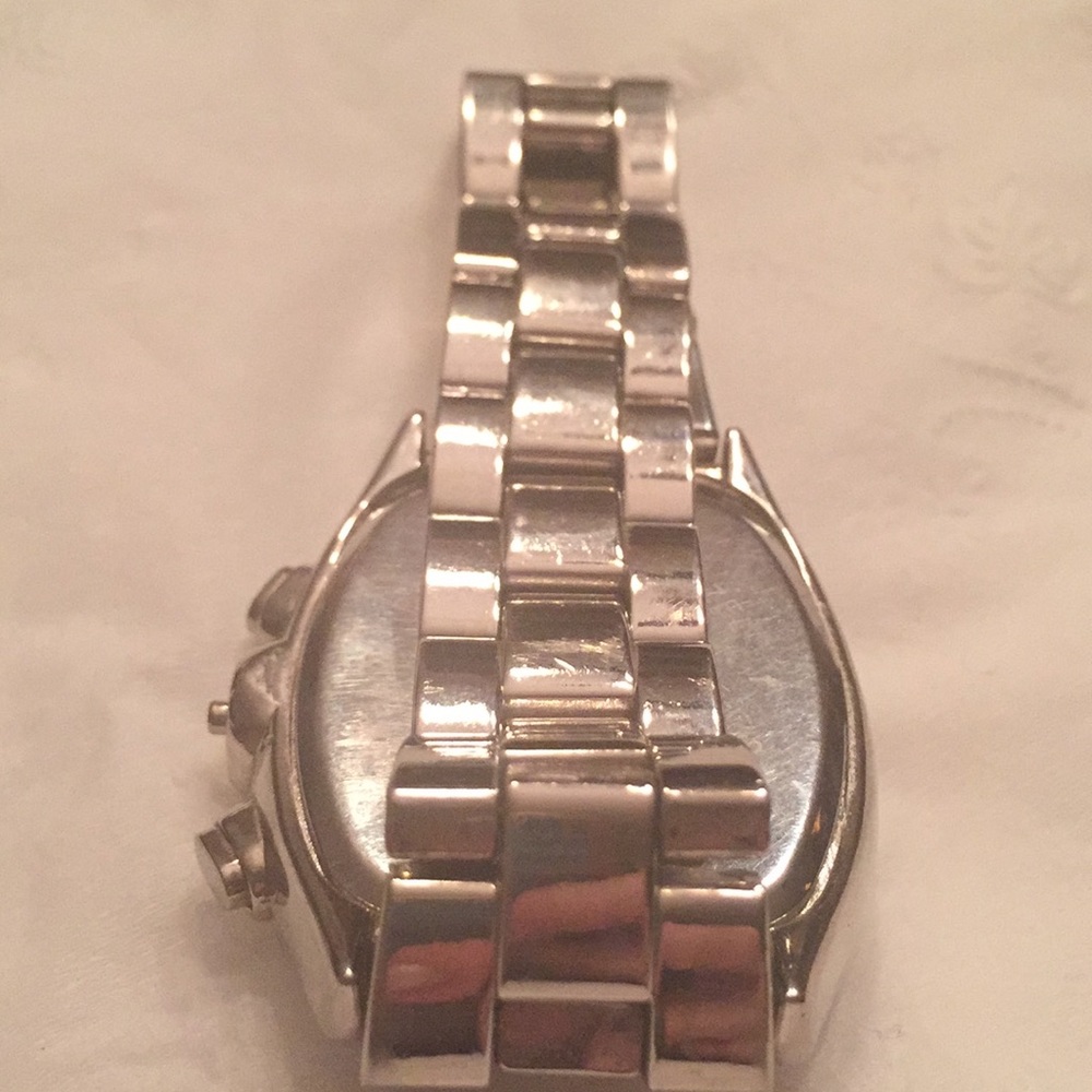 Watch - Picture 3 of 3